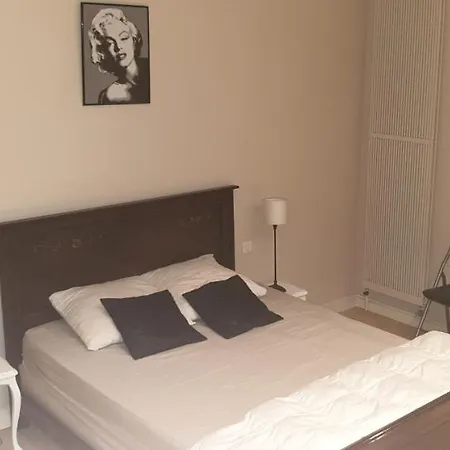 Villa 50 Rue De Guiton